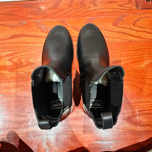 Thursday Boot Company Size 7.5 Women's Duchess Chelsea Boots in Women's - Shoes in Mississauga / Peel Region - Image 6