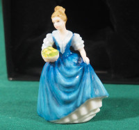 Royal Doulton Miniature Ladies Helen 16221