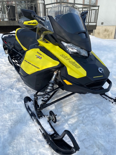 14,275 km Entretenue chaque année chez Adrenaline Sports Housse de transport - Miroirs - Ice scratch...