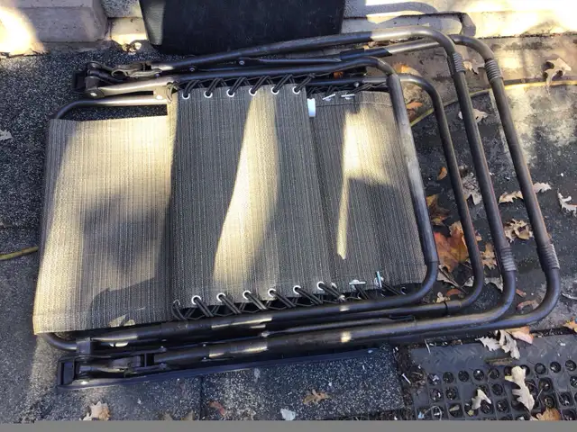 Reclining Gravity Patio Chair  in Patio & Garden Furniture in Oakville / Halton Region - Image 6