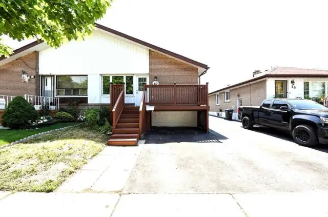 HOME FOR RENT IN DOWNTOWN BRAMPTON