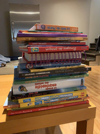 Plusieurs livres et encyclopédie pour enfants