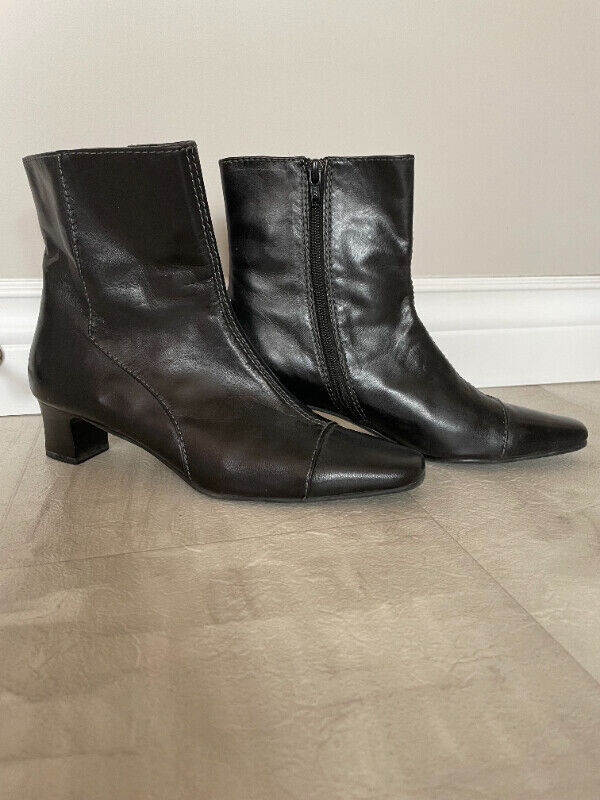 ladies leather boots in Women's - Shoes in City of Halifax - Image 2