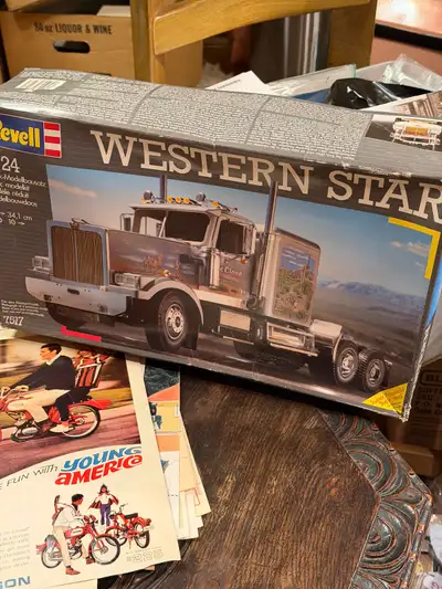 Unassembled Complete 1989 issue Revell. new in box western star truck plastic 36 yr old model kit. C...