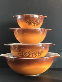 Pyrex VIntage nesting bowls