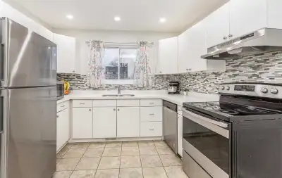 A very spacious lower-level room is available for rent starting in September. The location is close...