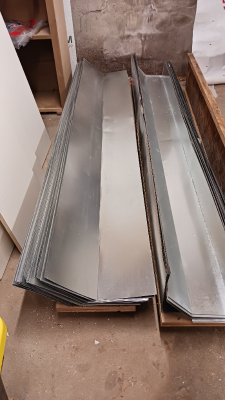 Galvanized Sheet Metal Flashing - 12"x 12"x8' - 90 & 135 Degrees in Roofing in Markham / York Region - Image 4