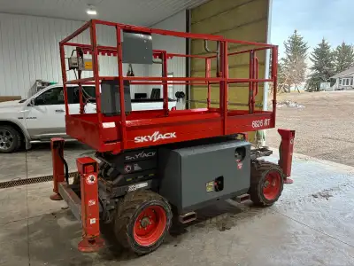 Here is a 2015 skyjack 6826 RT 4x4 Has kabota duel fuel engine with 2,900 hours on it comes with rec...