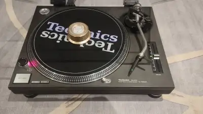 Technics SL-1200MK2 black direct drive turntable with: original dust cover, brand new slip mat, Orto...