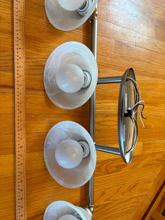 4 light chrome vanity light in Indoor Lighting & Fans in Ottawa - Image 3