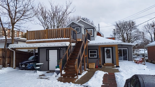 A beautiful 2nd floor unit with a private entrance, laminate floors, in-unit laundry, plenty of stor...