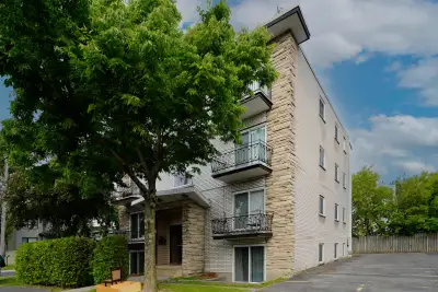 Beau grand 4.5 au 1er étage avec air climatisé & stationnement!