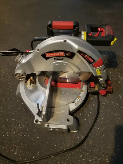 Craftsman miter saw with laser. 100$ Pick up confederation