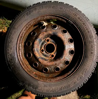 Selling a complete set of 4 Nokian Nordman winter tires mounted on OEM steel rims. Size: 195/60R14 T...