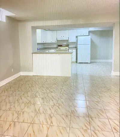 3 bed bright and spacious basement Mississauga