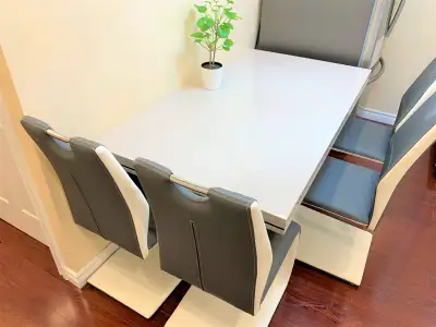 Furnished A/C room rent/ Chambre mueblee a louer (Climatisation)