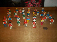 Géobra Playmobil 35 figurines 24 hats-5 school bags+2 baby+1981