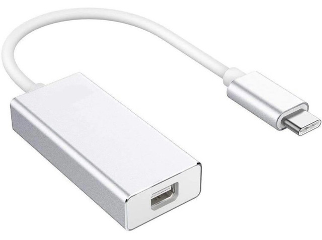 USB C to Mini DisplayPort Adapter in Cables & Connectors in Saskatoon