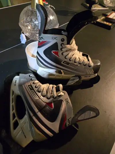 Mans size 8 nike Bauer skates, View more
