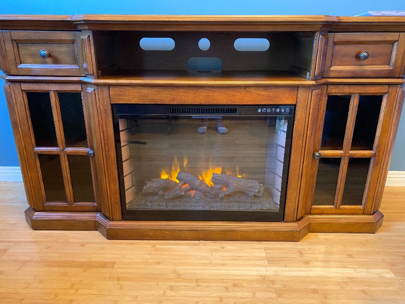 Muskoka 60in Media Console/Electric Fireplace (120V) Fireplace & Firewood Kitchener