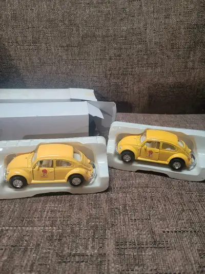 1997 VW Welly Beetle St Hubert Chicken Restaurant Canada Yellow Diecast 1:34 . 20$ each or 30$ for b...