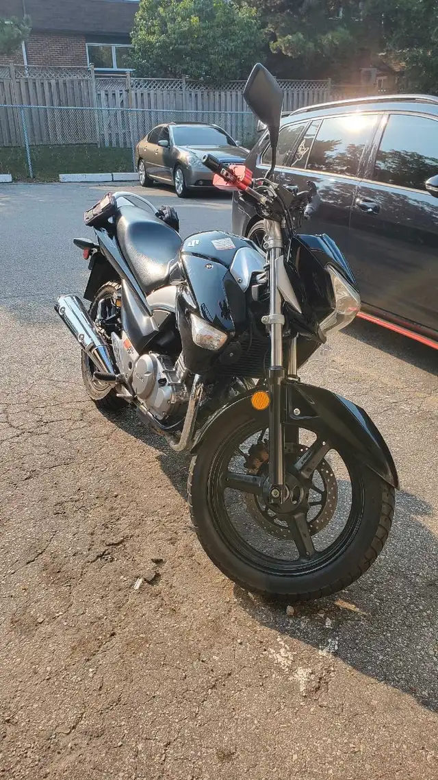 Suzuki GW250 2013. in Sport Bikes in City of Toronto - Image 8
