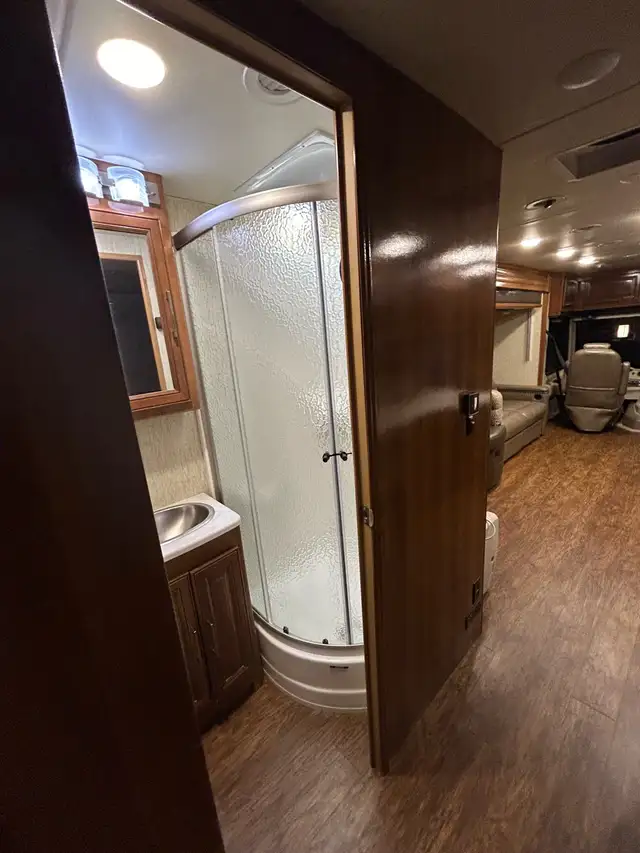 2017 Coachmen in RVs & Motorhomes in Parksville / Qualicum Beach - Image 10