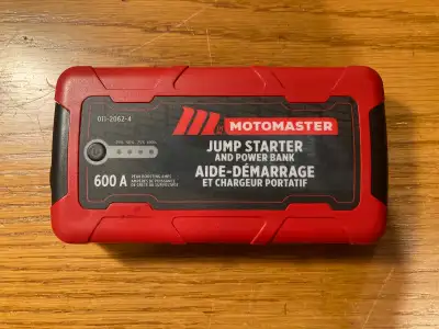 I'm selling a used Motomaster Jump Starter and Power Bank, model 011-2062-4, in good working conditi...