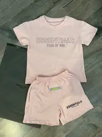 Essentials kids set shorts T-shirt size 4T