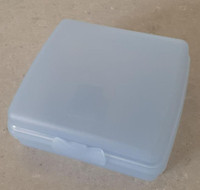 TUPPERWARE Lunch Sandwich Keeper Blue Square Locking Container