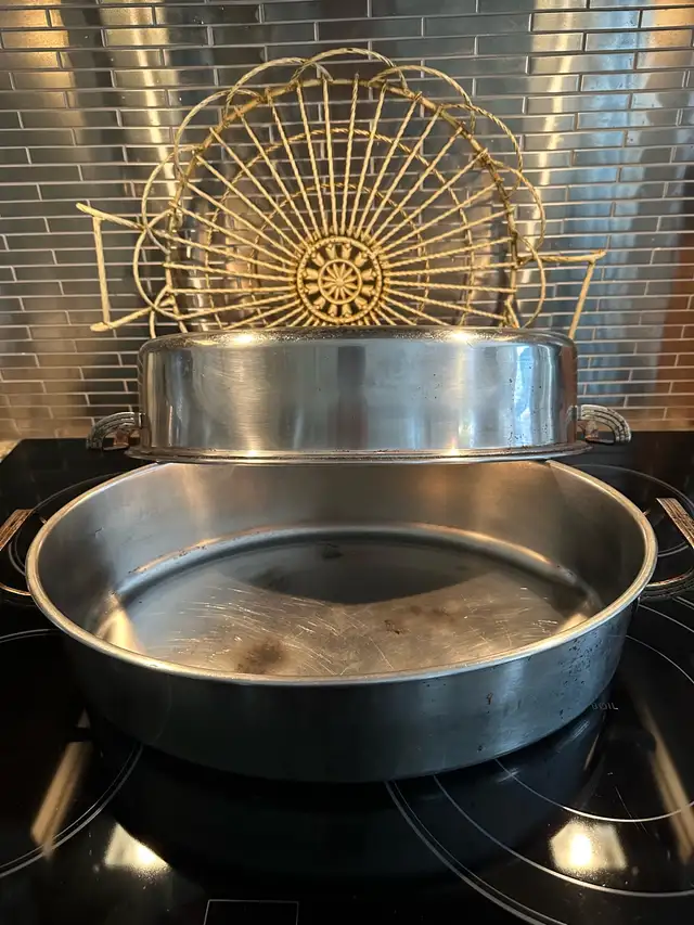 Mirro Roasting Pan in Kitchen & Dining Wares in Oshawa / Durham Region - Image 3