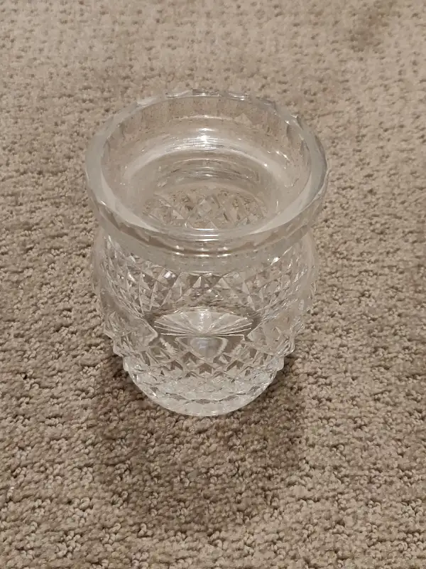 Heavy Glass Diamond Cut Mini Vase - 4-1/4" Tall in Arts & Collectibles in Calgary - Image 3