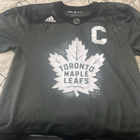 John Tavares Signed Military Leafs Jersey- Frameworth 