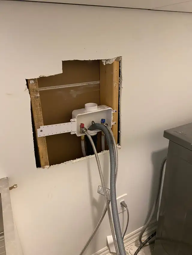 PAINTER | DRYWALL REPAIR | HANDYMAN & HOME RENOVATIONS – OSHAWA in Painters & Painting in Oshawa / Durham Region - Image 9