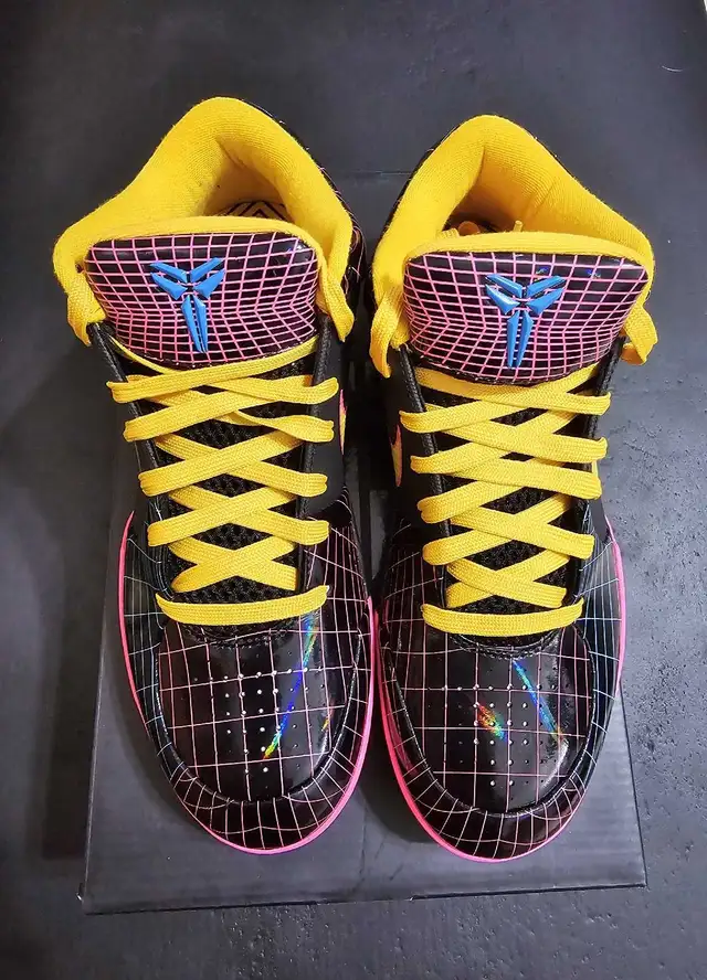 Kobe 4 Protro in Men's Shoes in Mississauga / Peel Region - Image 3