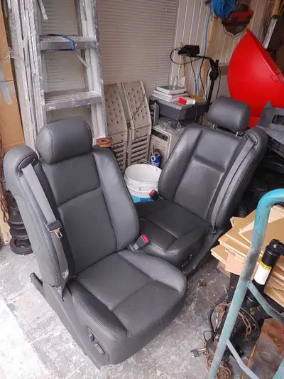 Good set of used Cadillac CTS seats pulled from a 2003 or 2004 They are dark gray almost charcoal.....