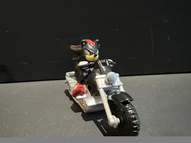 Sonic Gacha Shadow Pull Back Race Car Tomy 2011 Motorcycle toy in Arts & Collectibles in Ottawa - Image 3