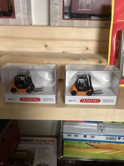 Viking Ho Scale Forklifts (2), View more