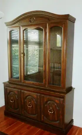 Vintage  China cabinet in Hutches & Display Cabinets in Calgary - Image 4
