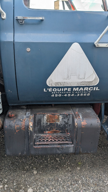GMC 1984 DIÈSEL 7000 10000 neg dans Autos et camions  à Longueuil/Rive Sud - Image 4