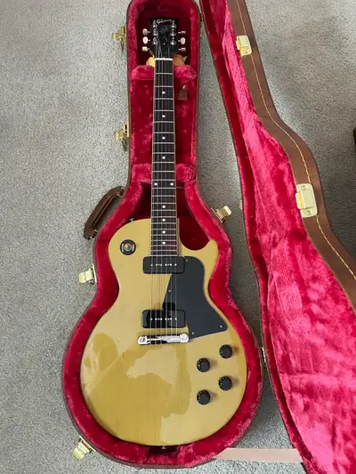 Minty 2021 Gibson Les Paul Special TV yellow Original condition with all case candy Pickup at my Kan...