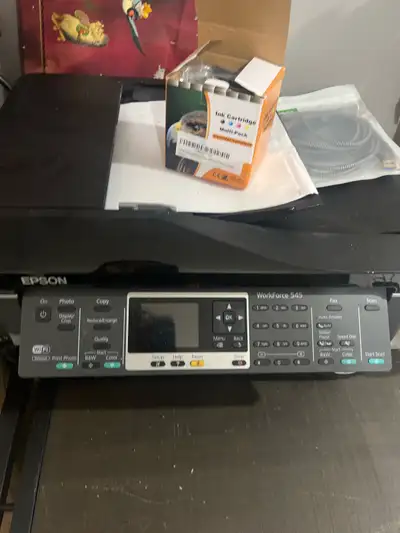 Viens avec l’ancre neuve jamais utiliser Elle fait scan aussi Doit sortir aujourd’hui