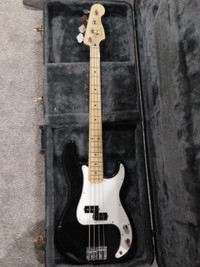 Fender Player Precision Bass - Like New Condition