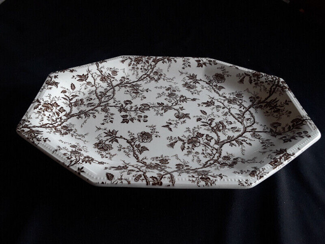IRONSTONE PLATTER - HYDE PARK - JOHNSON BROTHERS in Arts & Collectibles in City of Toronto - Image 2