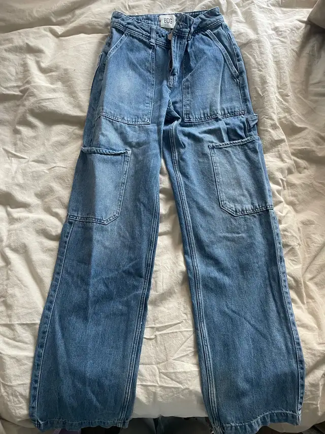 Urban Outfiters BDG Cargo Denim Pants in Women's - Bottoms in City of Toronto - Image 2