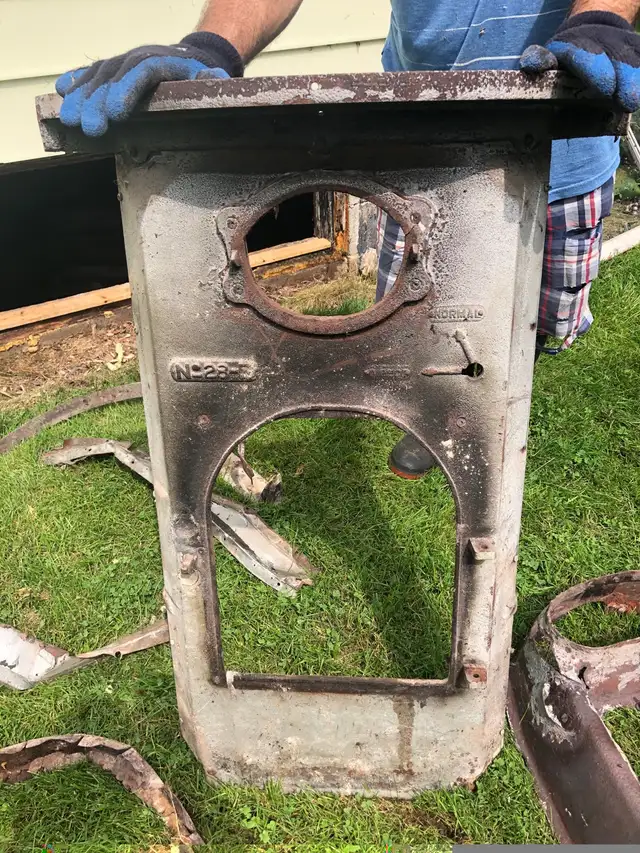 fournaise Bélanger  in Arts & Collectibles in Victoriaville - Image 3