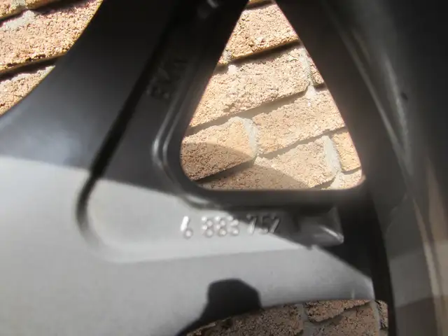 Next to new 2023 BMW X5 X6 factory 19"wheel  snow set style 735 in Tires & Rims in Oakville / Halton Region - Image 8