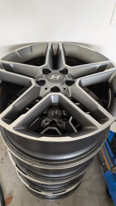 Set of 4 19 inch factory alloy rims from a 2017 Santa Fe SUV Signature edition with the following sp...