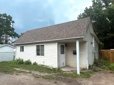 2 Bed 2 Bath Full Detached Bungalow