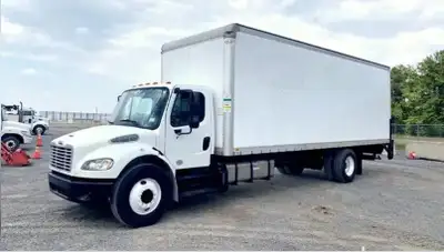 26 ft Truck for hire (with driver only) pickup/delivery around GTA, truck equipped with hydraulic li...